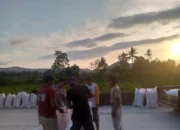 Sinergi Polsek Labuapi dan Bulog NTB Pastikan Kualitas Jagung Petani Gerung