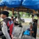 Empat Personel Polsek Sekotong Patroli Dialogis di Gunung Ketapang