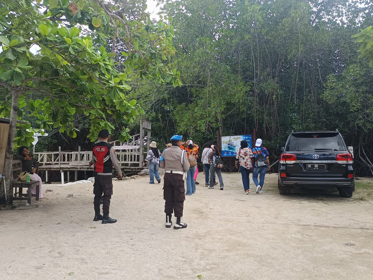 Pendekatan Humanis Polsek Sekotong Jaga Rasa Aman di Kawasan Wisata