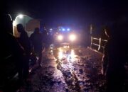 Siaga Banjir, Polsek Bolo Gelar Patroli Mobile Mengecek Debit Air di Dua Sungai di Wilayah Kecamatan Bolo